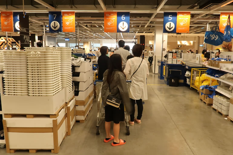 ikea セルフサービスエリア 倉庫