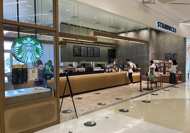 コクーン　スターバックス