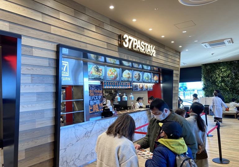 ふかや花園アウトレットフードコート　37パスタ1/2