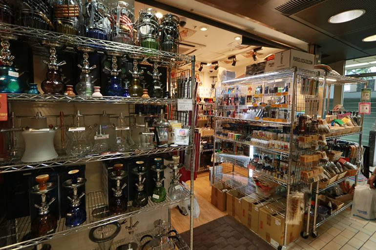 新宿　紀伊国屋書店