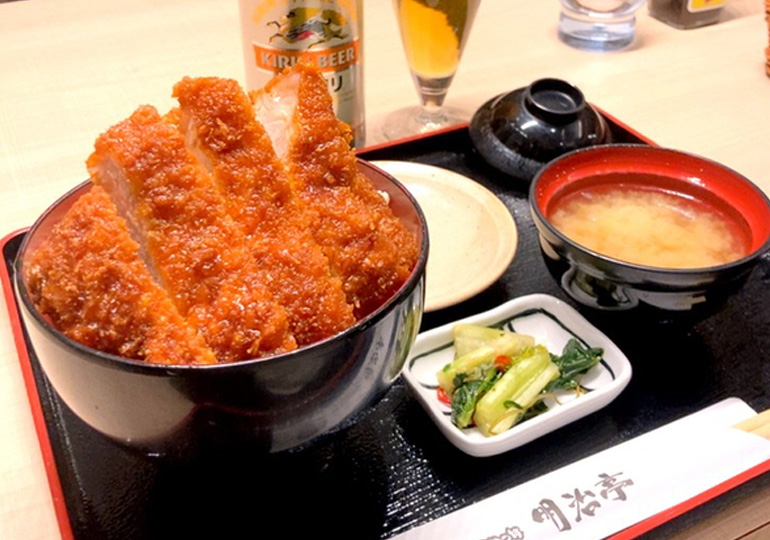 明治亭でソースカツ丼を食べよう