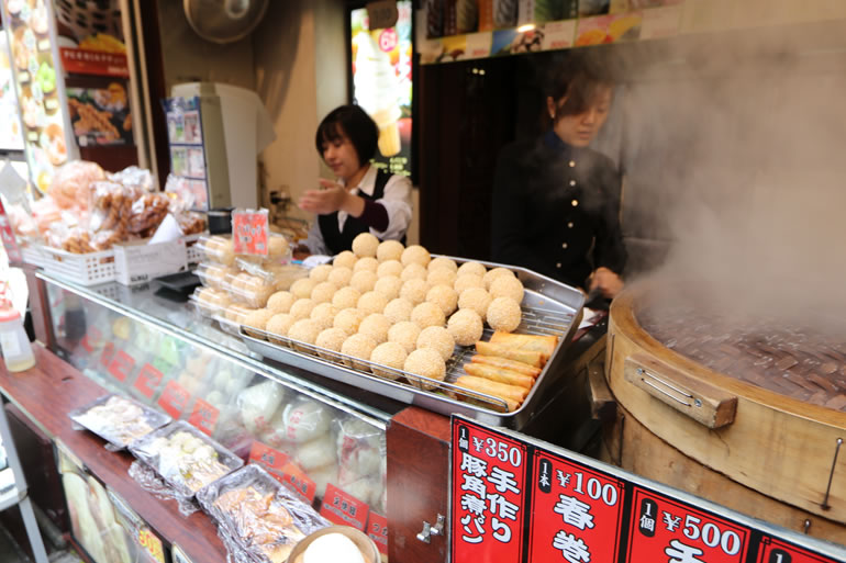 横浜中華街で食べ歩き