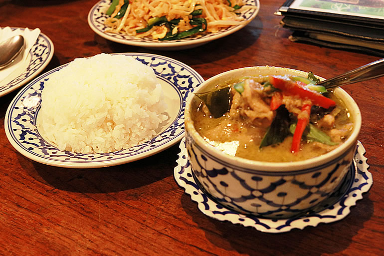 新宿で人気のタイ料理が食べたい！！