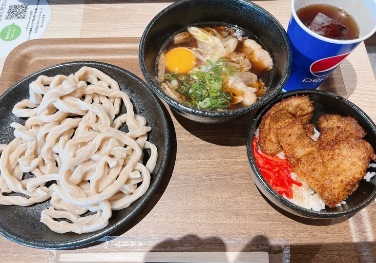 わらじカツ　ムサシノ製麺所