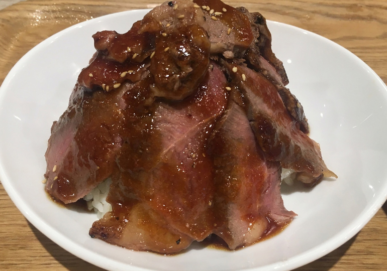 ぎゅんた　サーロインステーキ丼