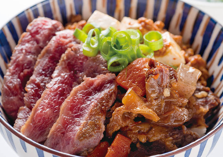ぎゅんた満喫三色丼