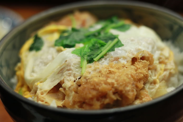 水道橋でかつ丼を食べよう