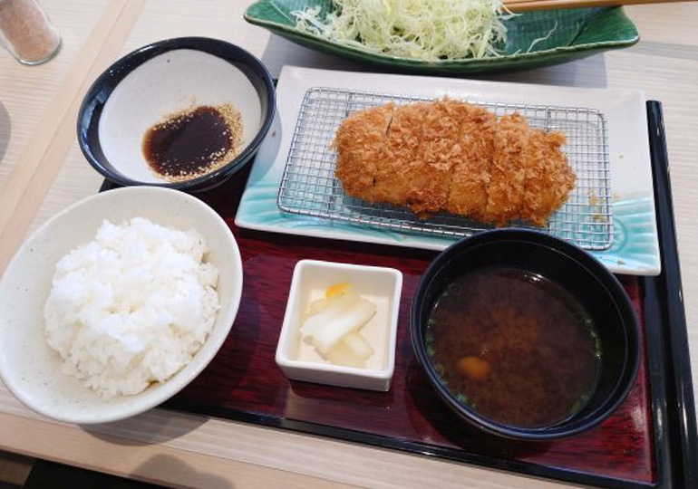 ロースカツ御膳　￥1380