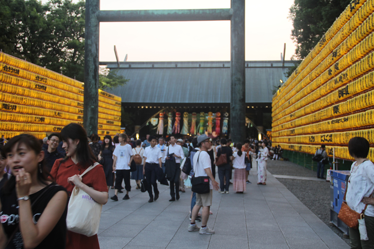 靖国神社みたままつり 