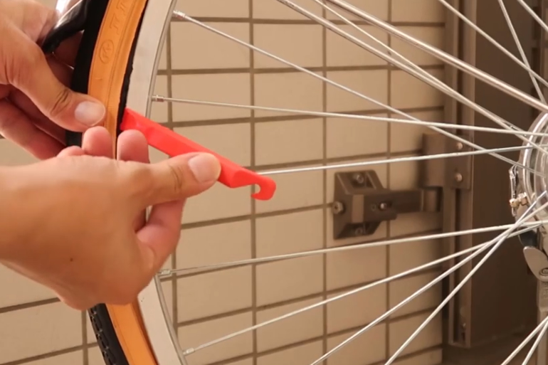 自転車のパンク修理