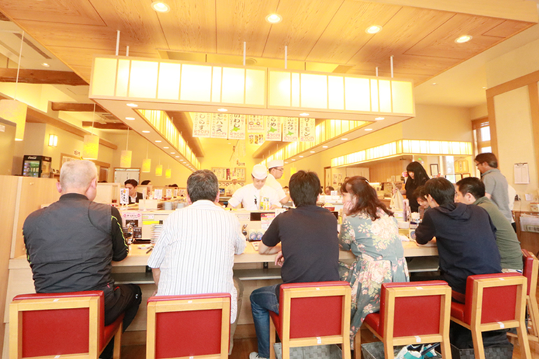 トリトン　店内